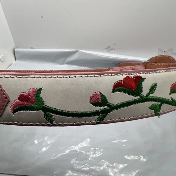 Aguila Real Leather Pink Caiman Tail Embroidered Flowers Belt Rare Size 32‎ - Picture 9 of 16